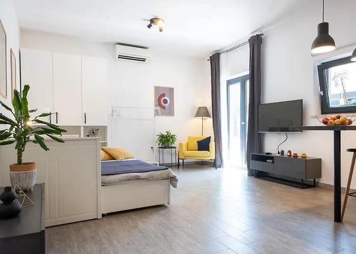 Studio Apartment Les - 4 Min Walk From Amphiteatre
