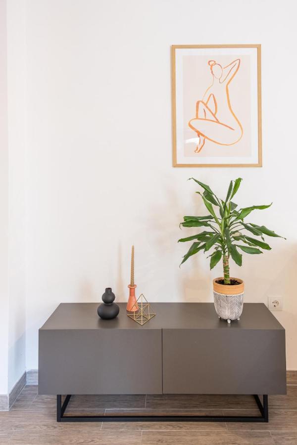 Les - 4 Min Walk From Amphiteatre Apartament *
